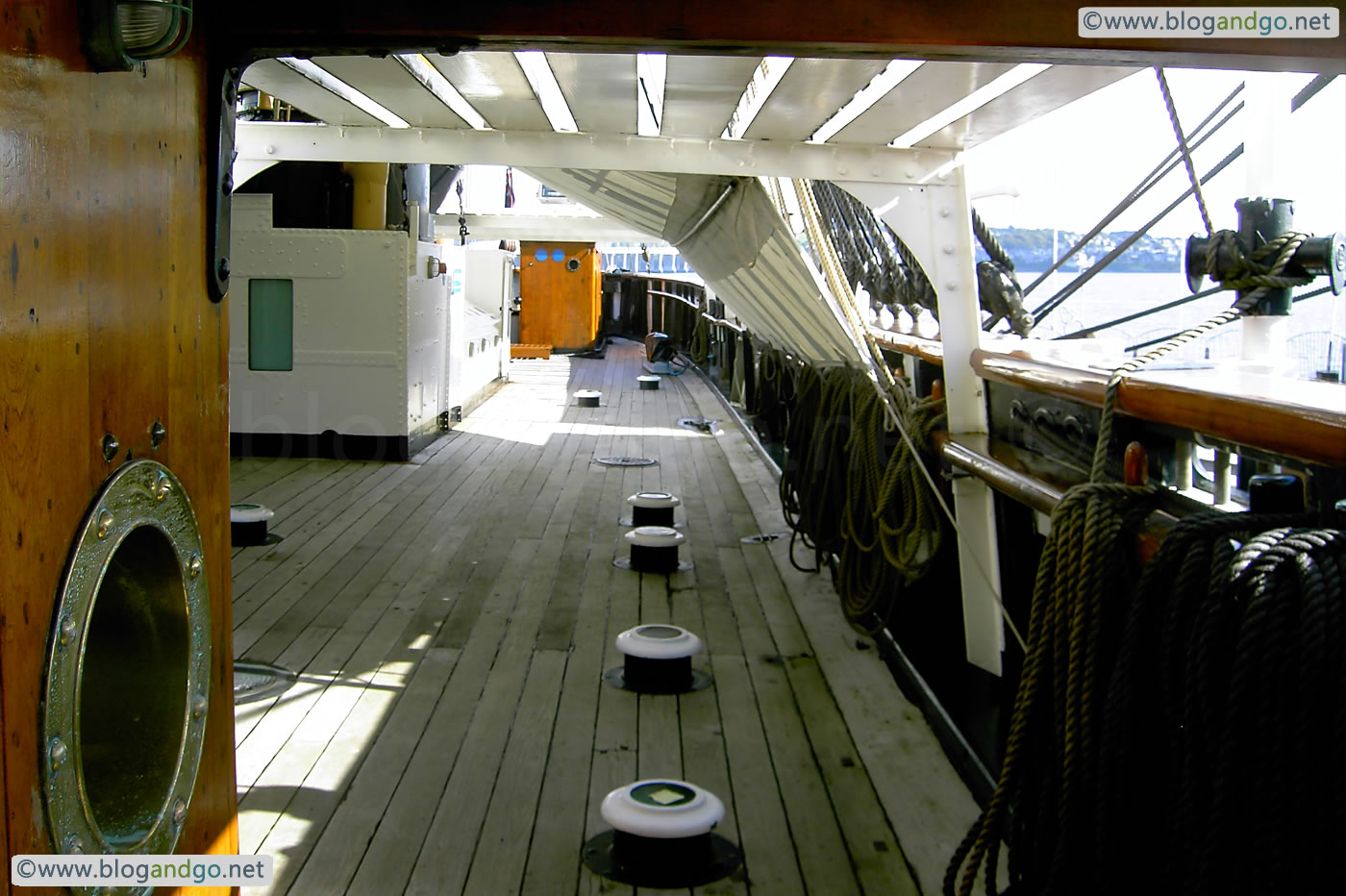 Dundee - RSS Discovery's top deck
